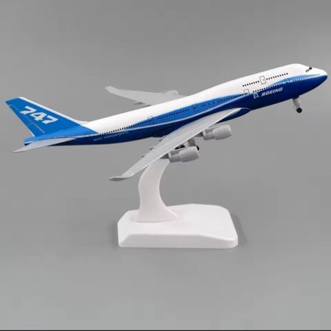 Təyyarə modeli "Boeing 747" — Bakı