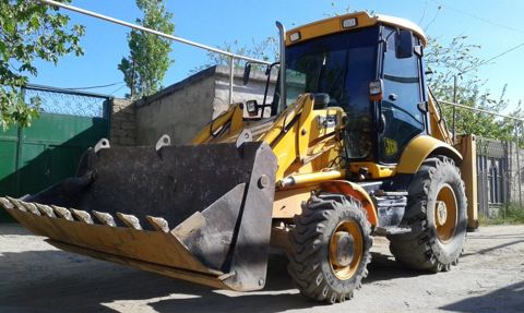 Tikinti yükləyici icarəsi — 70 ₼ · Bakı · Avtomobil icarəsi Tikinti yükləyici icarəsi — Bakı
