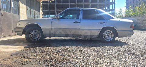 1993 Mercedes-Benz 200 E, 2.0 L, 1993, 85,855 km — Quba