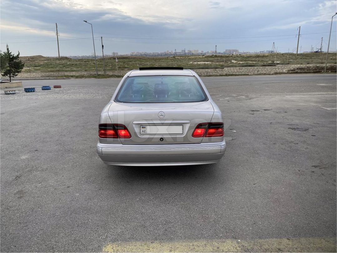 2001 Mercedes-Benz E-Class, 2.7 L, 2001, 232,000 km — Avtomobillər, Bakı (4)