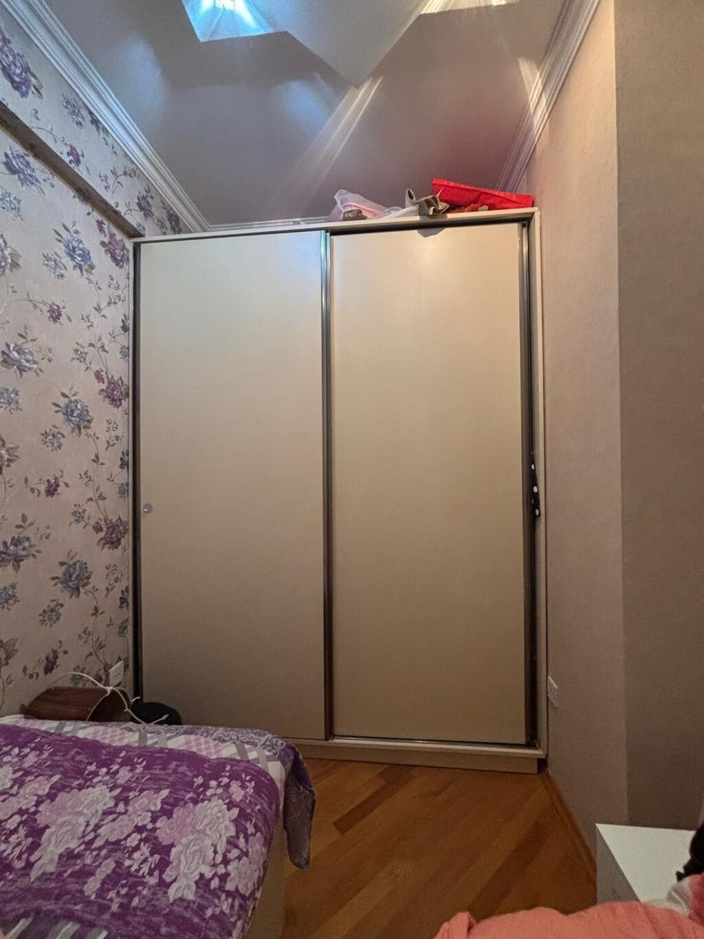 Genc yataq desdi dolab 1 eded carpayi matrasi bazasi var qiymet 300 — Yataq otağı mobilya dəstləri, Masazır (3)