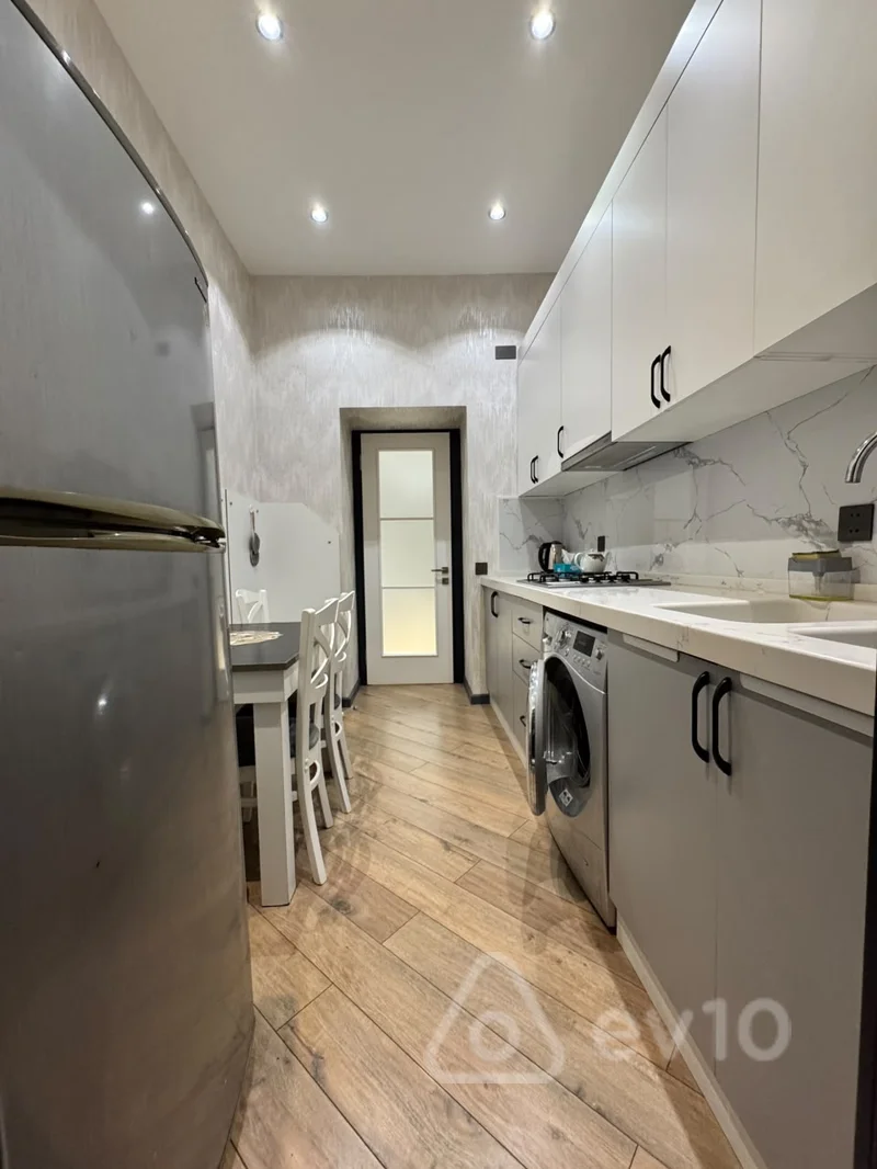 2 otaqlı mənzil, 50 m², Səid Rüstəmov 8 — günlük kirayə — Mənzil, Bakı (5)