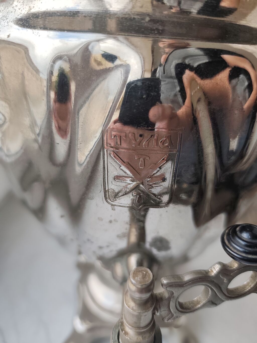Retro kömürlü samovar – metal korpus, klassik barokko üslublu naxışlı — Samovarlar, Novxanı (7)