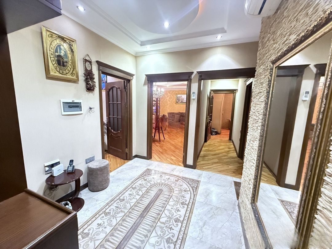 Satılır 4 otaqlı köhnə tikili 130 m² — Mənzil, Bakı (8)