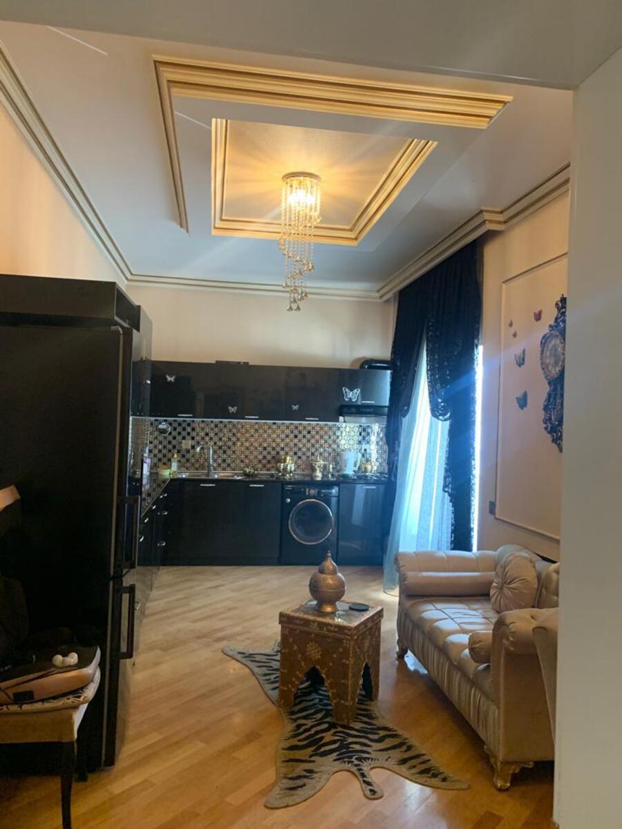 Satılır 5 otaqlı yeni tikili 200 m² — Mənzil, Bakı (5)