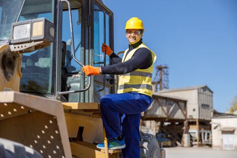 Xüsusi texnika operatoru tələb olunur — Bakı