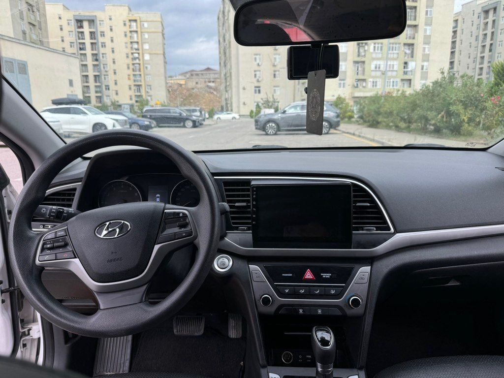 Hyundai Avante, 1.6 L, 2017 il, 83 000 km 88-DZ-504 — Avtomobillər, Bakı (12)