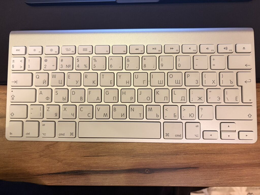 Məhsul: Apple Wireless Keyboard (A1314) – Rus dili klaviatura (Йцукен) — Klaviaturalar və siçanlar, Bakı