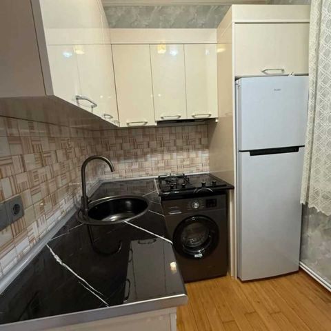 İcarəyə verilir 2 otaqlı köhnə tikili 90 m² — Bakı