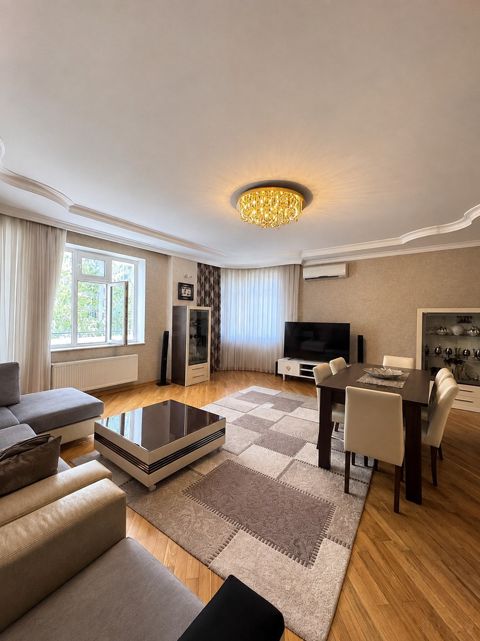 Satılır 4 otaqlı yeni tikili 205 m² — Bakı