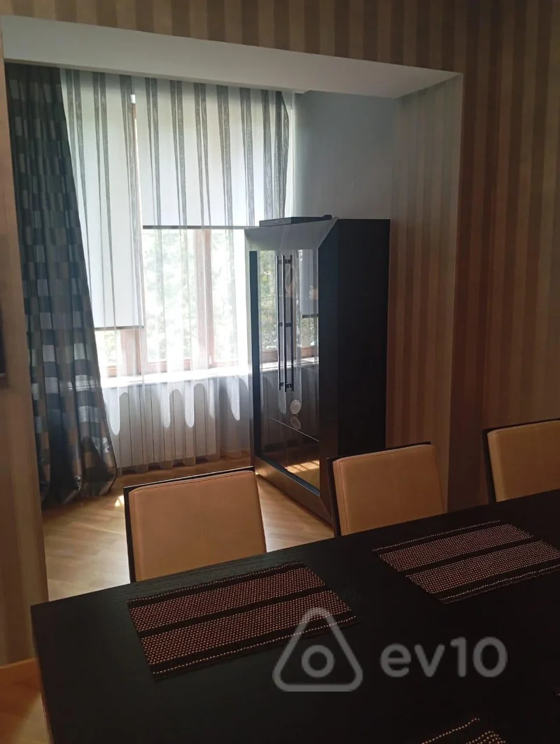 3 otaqlı mənzil, 100 m², R.Behbudov k — kirayə — Mənzil, Bakı (2)