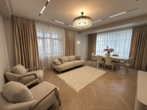 Satılır 3 otaqlı yeni tikili 112 m² — Bakı