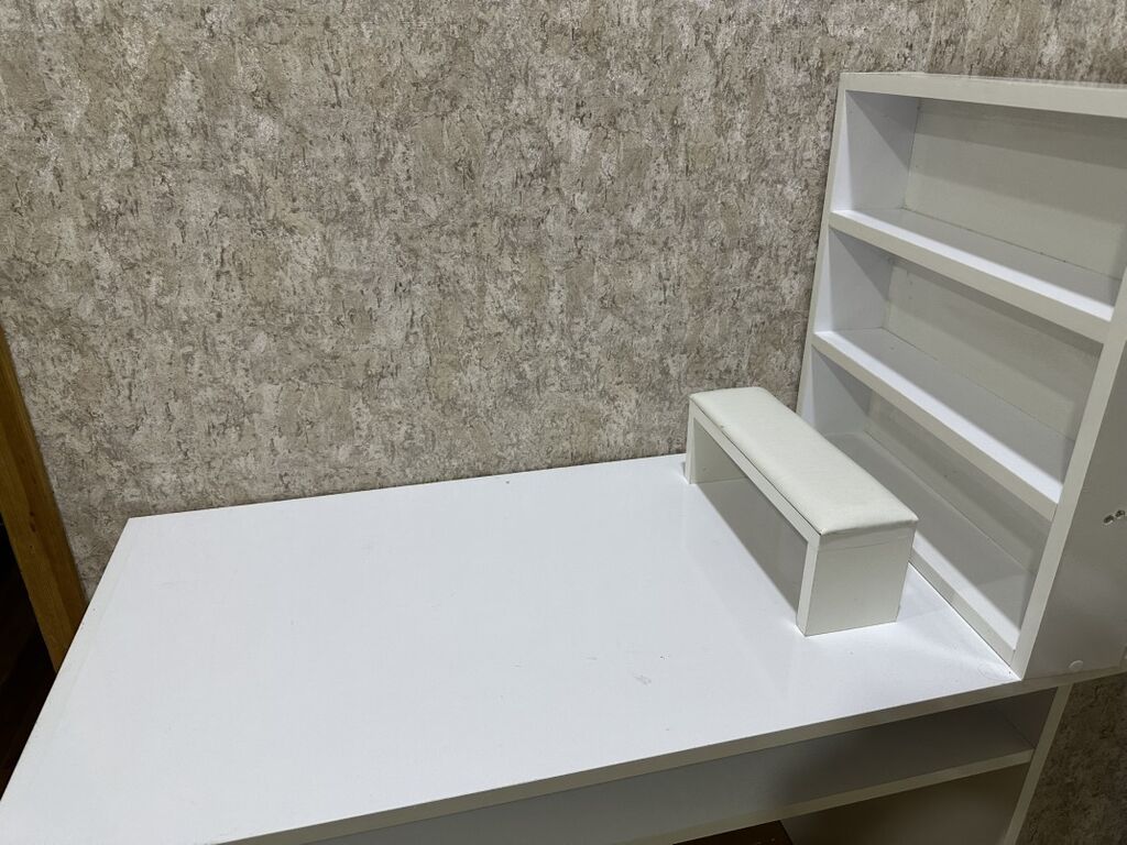 Düz masa, Stulsuz, Polkalı, Siyirməsiz, Parlaq laminat — Kompüter masaları və kresloları, Bakı (2)