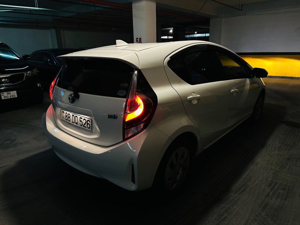 Toyota Aqua, 1.5 L, 0.9 kWh, 2020 il, 28 500 km 88-DQ-526 — Avtomobillər, Bakı (6)