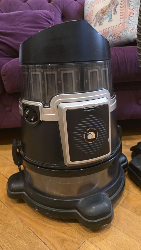 Roboclean su filtrasiyalı tozsoran sistemi 2000 azn alınıb. Xırda — Bakı