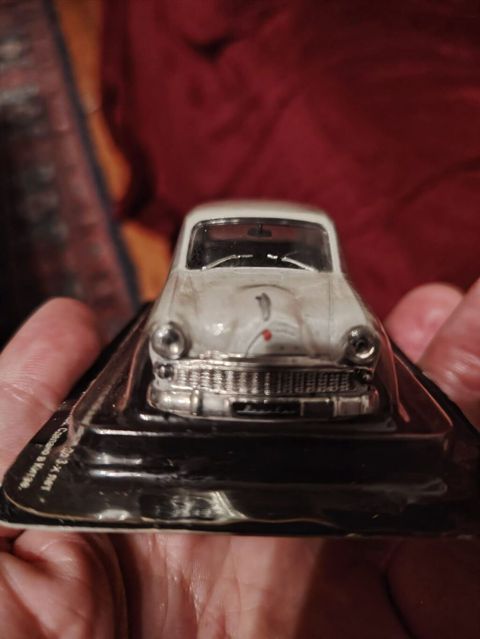 Başlıq: Moskviç kolleksiya modeli, DeAgostini, 1:43 Mətn: DeAgostini — Teymur Huseynov