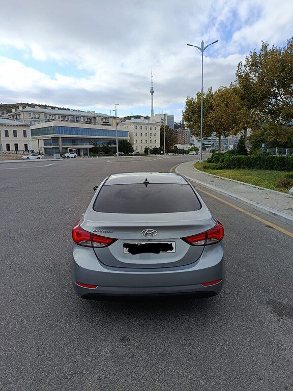 Hyundai Elantra, 1.8 L, 2015 il, 304 971 km — Avtomobillər, Bakı (10)