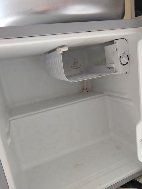 Midea mini soyuducu – model MR1050W/MR1050S - Həcm: 43 litr (kompakt — Mingəçevir