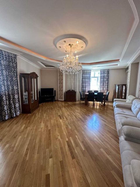 İcarəyə verilir 3 otaqlı yeni tikili 147 m² — Bakı