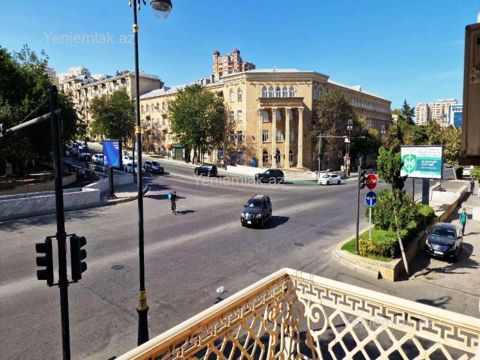 Satılır 3 otaqlı Bina evi menzil (Köhnə tikili), 87 m², Yasamal rayonu — Bakı