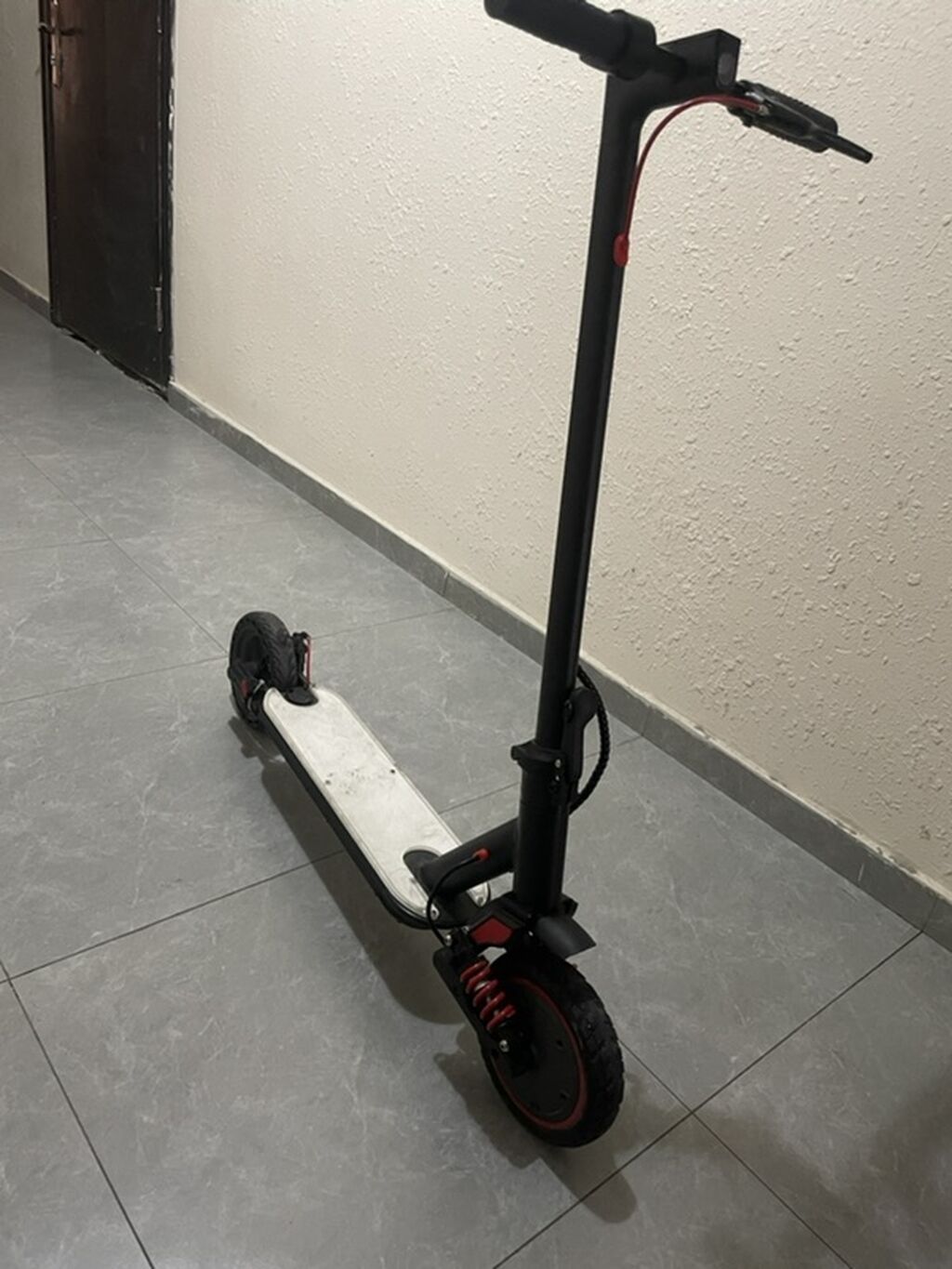 İşlənmiş Elektrik samokat 7", 351 - 500 Vt, 16 - 25 km/s, Pulsuz çatdırılma — Skuterlər, Masazır (2)