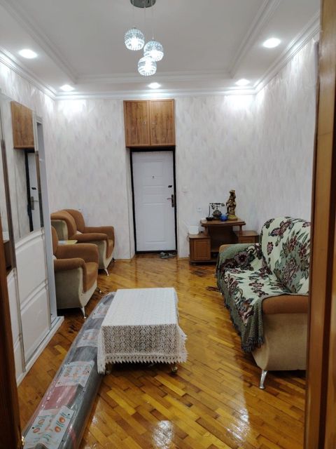 İcarəyə verilir 2 otaqlı köhnə tikili 50 m² — Bakı
