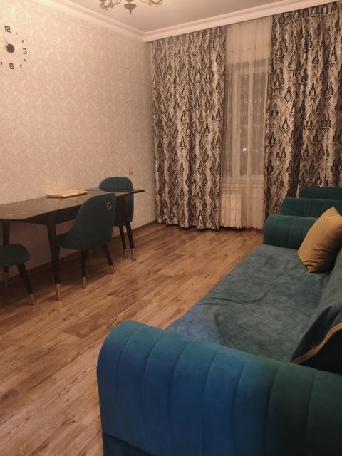 İcarəyə verilir 2 otaqlı köhnə tikili 75 m² — Bakı