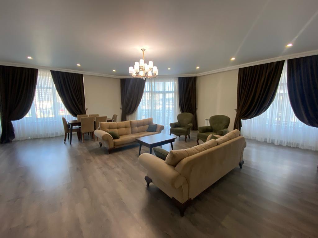 İcarəyə verilir 4 otaqlı yeni tikili 190 m² — Mənzil, Bakı (8)