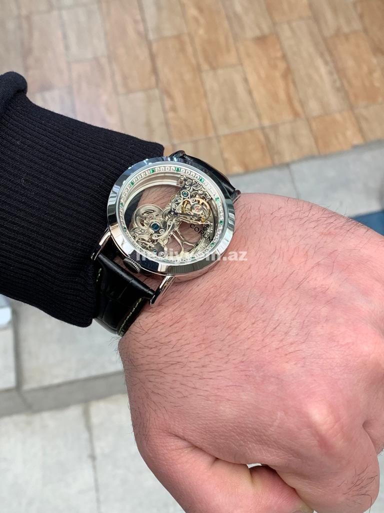 Corum Saat Kisi ucun №608 — Qol saatları, Bakı (2)