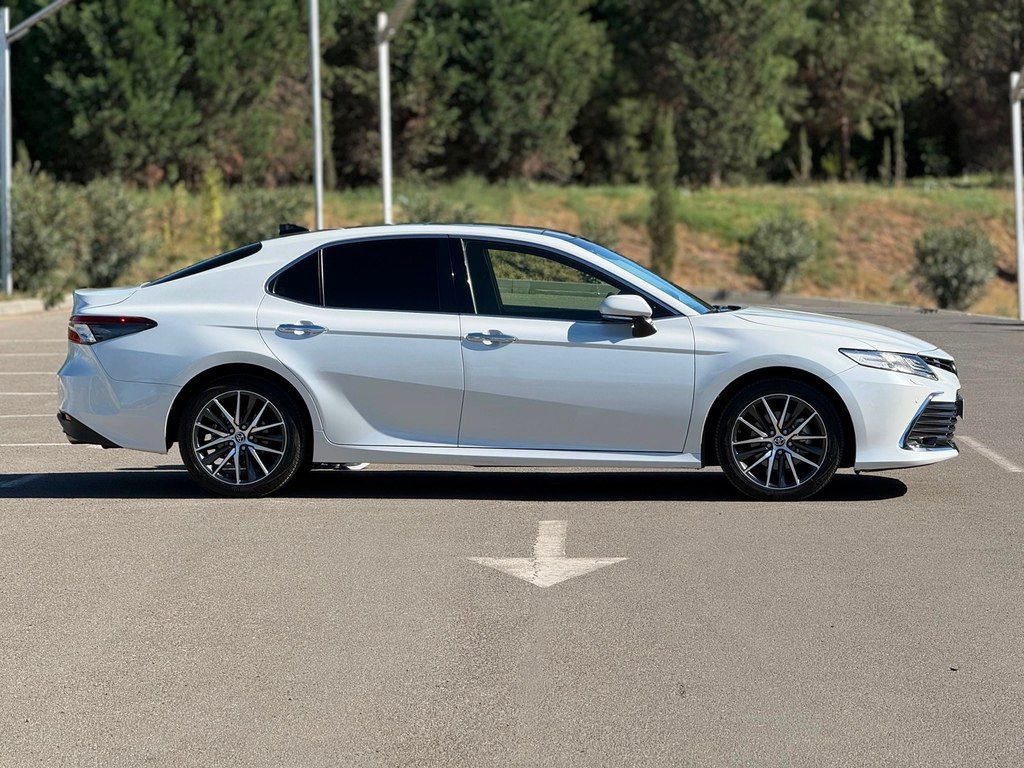 Toyota Camry, 2.5 L, 2023 il, 98 100 km — Avtomobillər, Bakı (9)