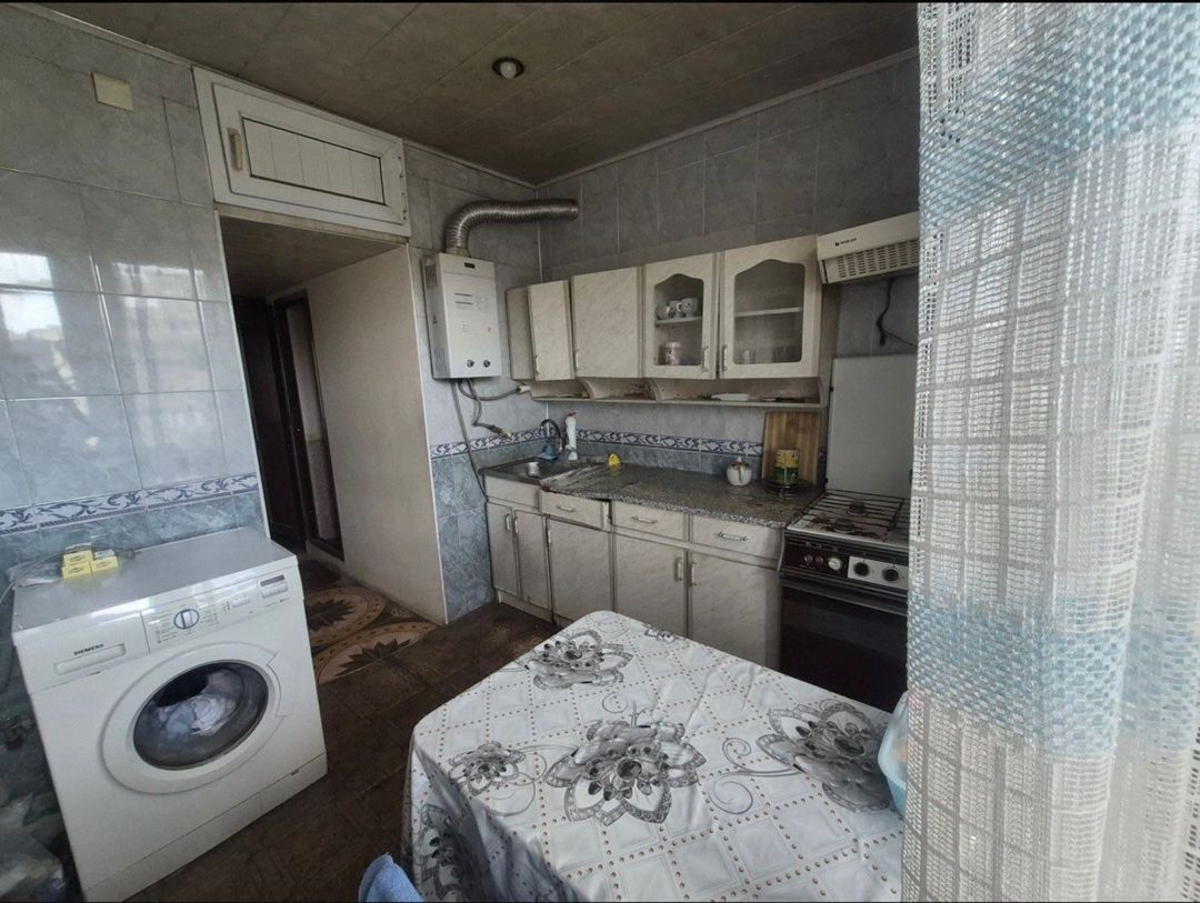 Satılır 4 otaqlı köhnə tikili 100 m² — Mənzil, Bakı (8)