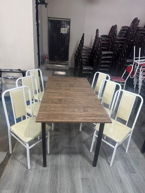Masa və oturacaqlar — Bakı