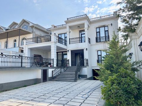 Satılır 7 otaqlı həyət evi/bağ evi 550 m² — Bakı