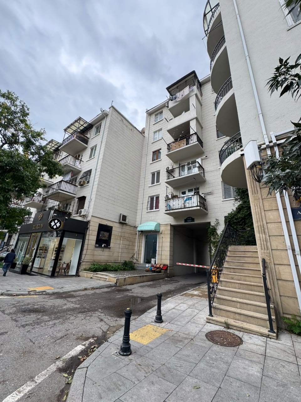 Satış: 2 otaqlı Köhnə tikili, 50 m², Nəsimi rayonu — Mənzil, Bakı (2)