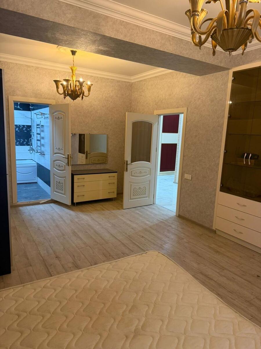 Satılır 4 otaqlı yeni tikili 190 m² — Mənzil, Bakı (3)