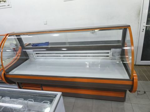 799₼ vitrin soyuducu 1ay deyil alınıb Yenıdir Demək Olarki Unvan — Bakı