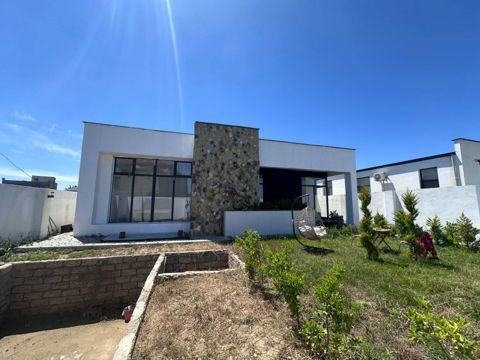 Satılır 4 otaqlı həyət evi/bağ evi 120 m² — Bakı