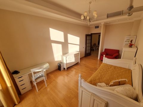 Satılır 4 otaqlı yeni tikili 185 m² — Bakı