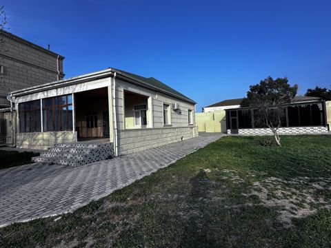 Satılır 3 otaqlı həyət evi/bağ evi 120 m² — Bakı