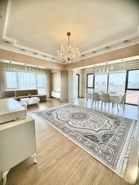 Satılır 4 otaqlı yeni tikili 185 m² — Bakı