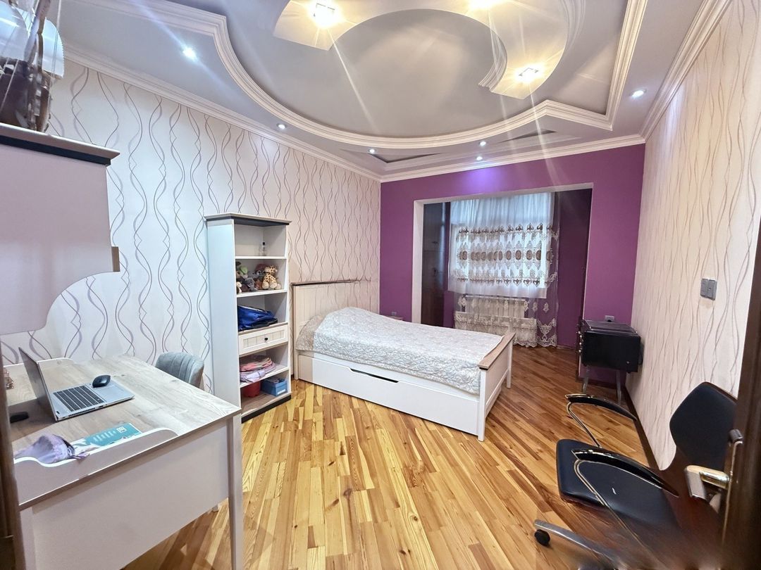 Satılır 4 otaqlı köhnə tikili 130 m² — Mənzil, Bakı (2)