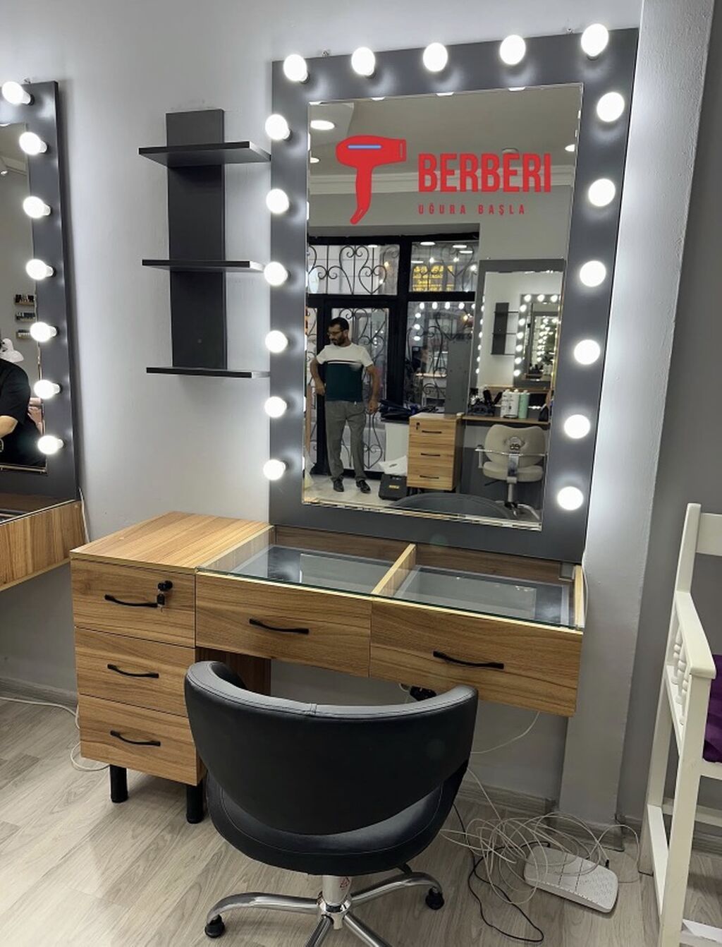 Vizaj/saç ustaları üçün professional vizaj masaları və salon güzgü — Masalar, Bakı (9)