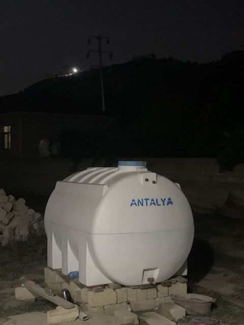 Antalya marka plastik su çəni 5 tondur, goradildə həyətdədir, zədəsi — 600 ₼ · Bakı · Su çənləri, kanisterləri, bochkalar Antalya marka plastik su çəni 5 tondur, goradildə həyətdədir, zədəsi — Bakı