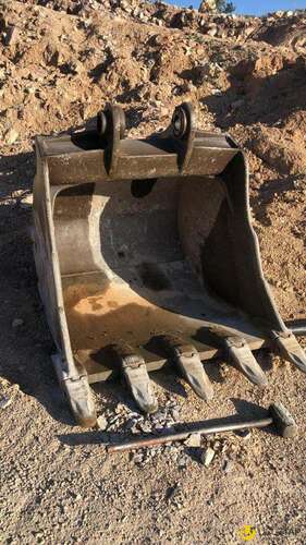 Tikinti texnikası Komatsu, 2014 il — Ekskavatorlar, Bakı (3)