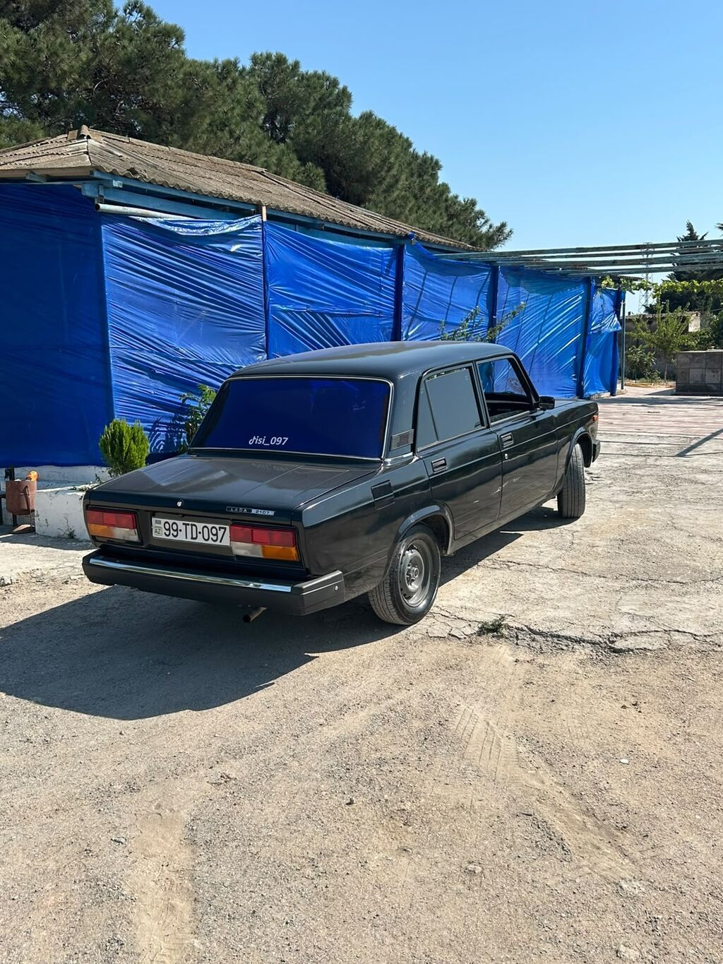 Lada 2107 sedan – qara rəng, klassik kuzov dizaynı. - 4 qapılı, arxa 99-TD-097 — Avtomobillər, Digah (2)