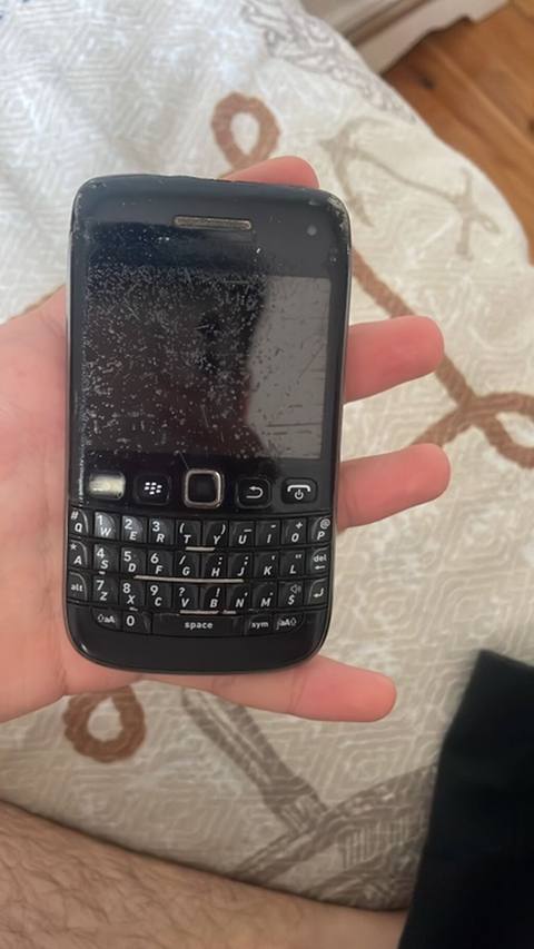 Blackberry Bold 9790, 8 GB, rəng - Qara, Qırıq — Bakı