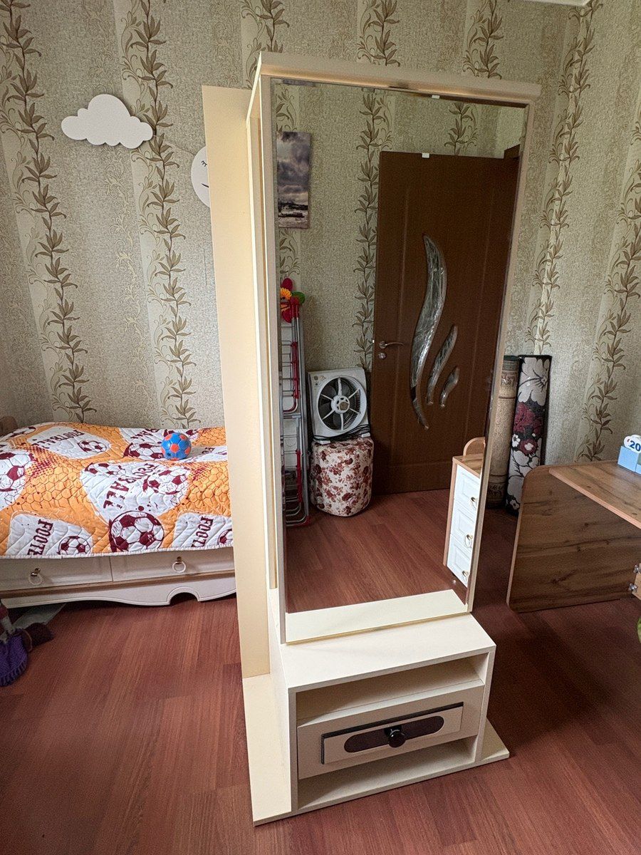 Güzgülü dolab — Mebel, Bakı