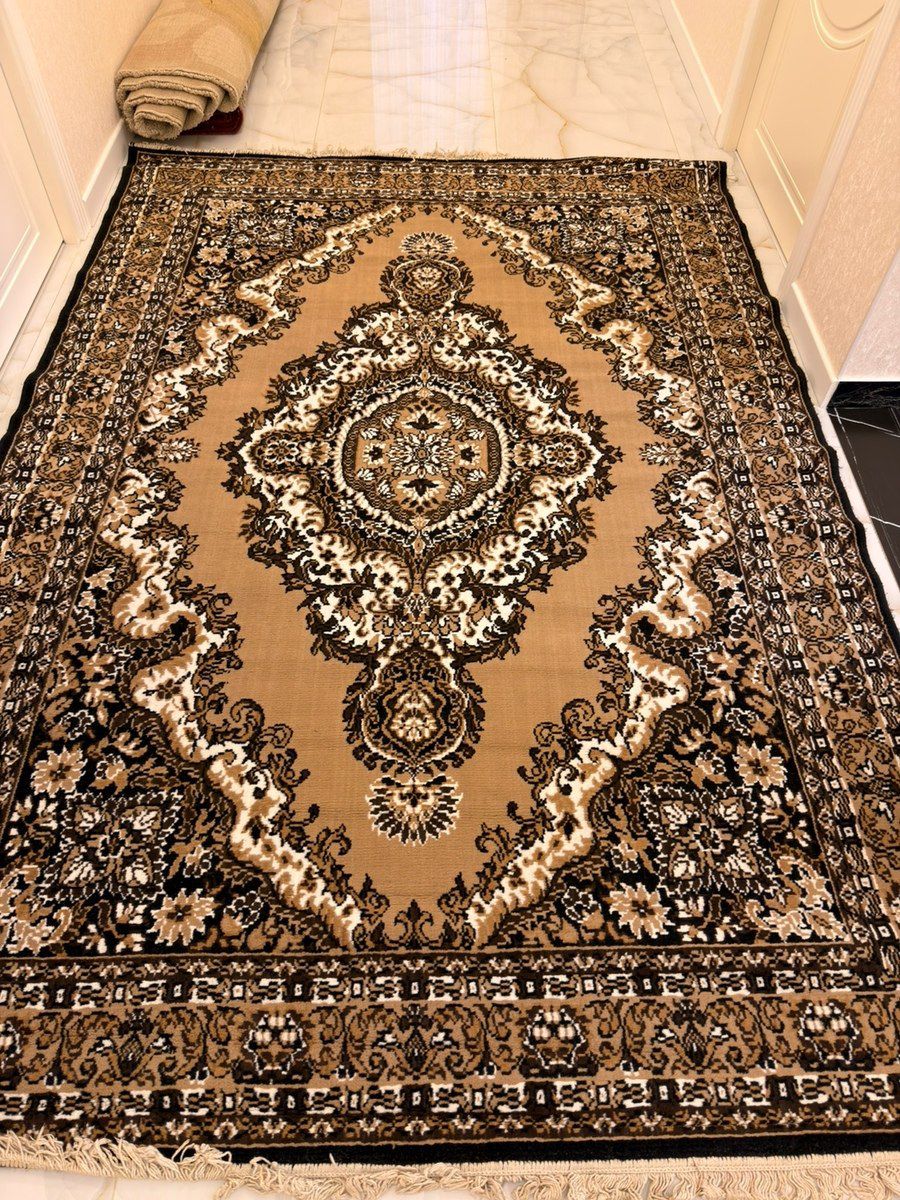 Xalçalar — Xalılar və xalı yolları, Bakı (3)