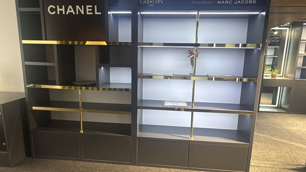 Mağaza vitrin rəfləri – kosmetika və aksesuarların sərgilənməsi üçün — Vitrini, Digah (4)