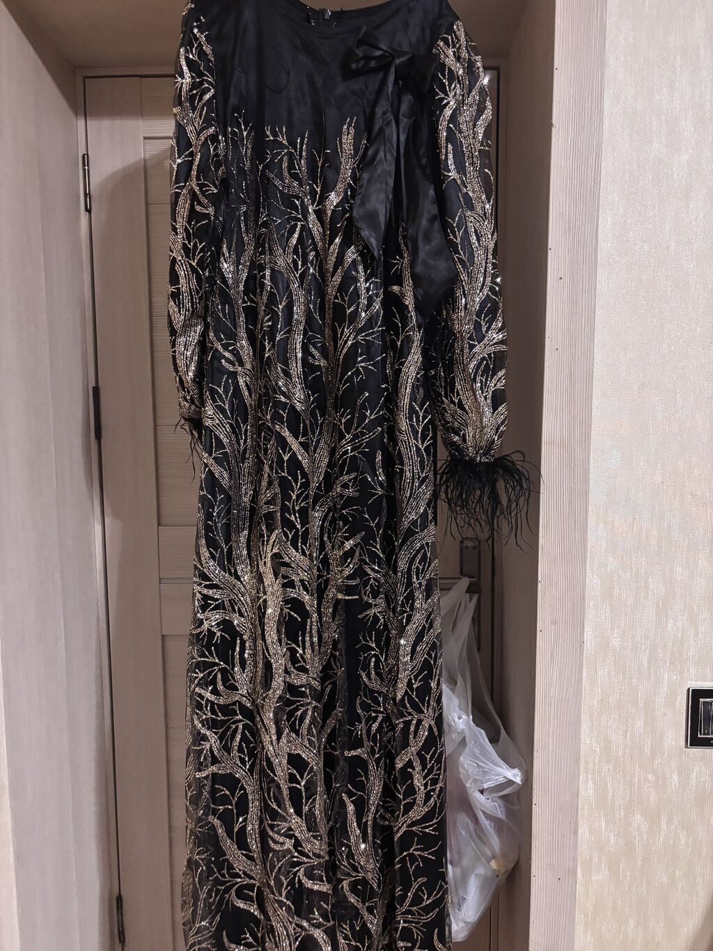 1 dəfə toya geynilib 160 manata tikdirilib 50 manata satılır. Ölçü — Toy paltarı, Saray (4)
